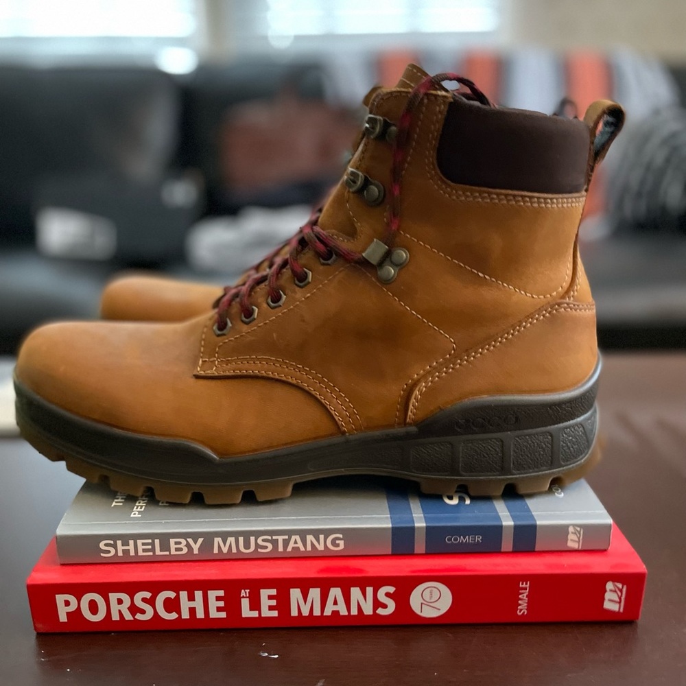 ECCO MEN'S TRACK 25 WATERPROOF LEATHER BOOT - Size US 11-11.5 (EU 45 UK 10.5-11)